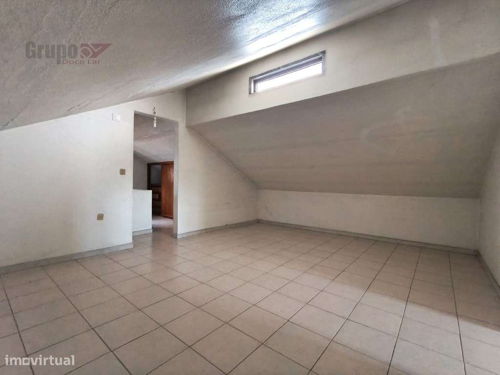 Fantástica Moradia Isolada T3 com Sótão, Cave e Churrasqueira em Qu...-20