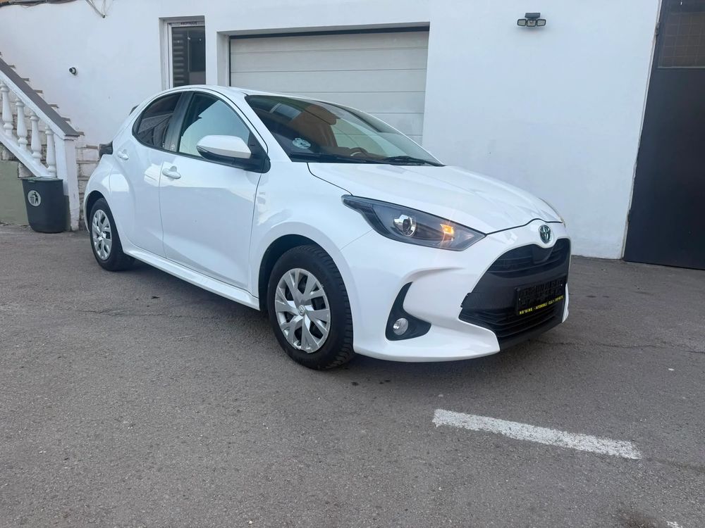 Toyota Yaris 1.5 VVT-i HSD Dynamic Bi-tone 2021