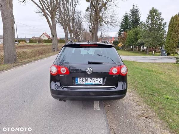 Volkswagen Passat Variant 2.0 TDI DPF Sportline - 18