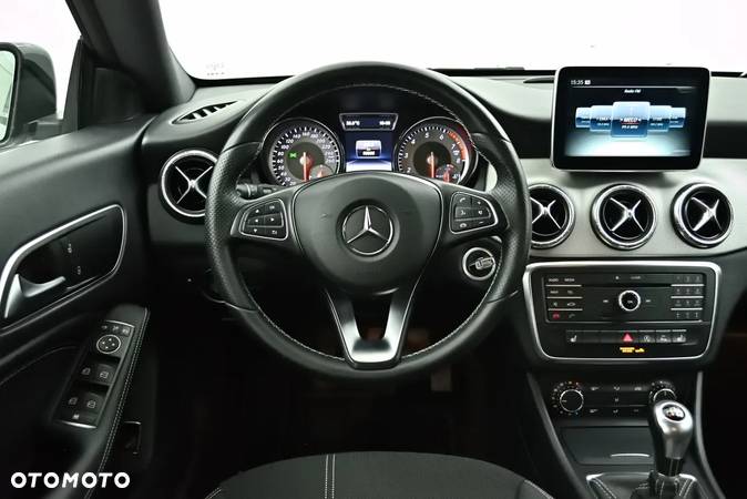 Mercedes-Benz CLA Shooting Brake 180 UrbanStyle Edition - 15