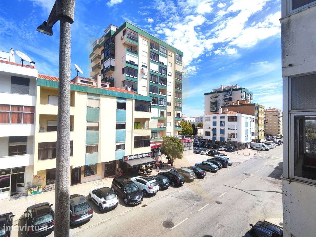 Apartamento T2 com varanda nas Paivas - Seixal-20