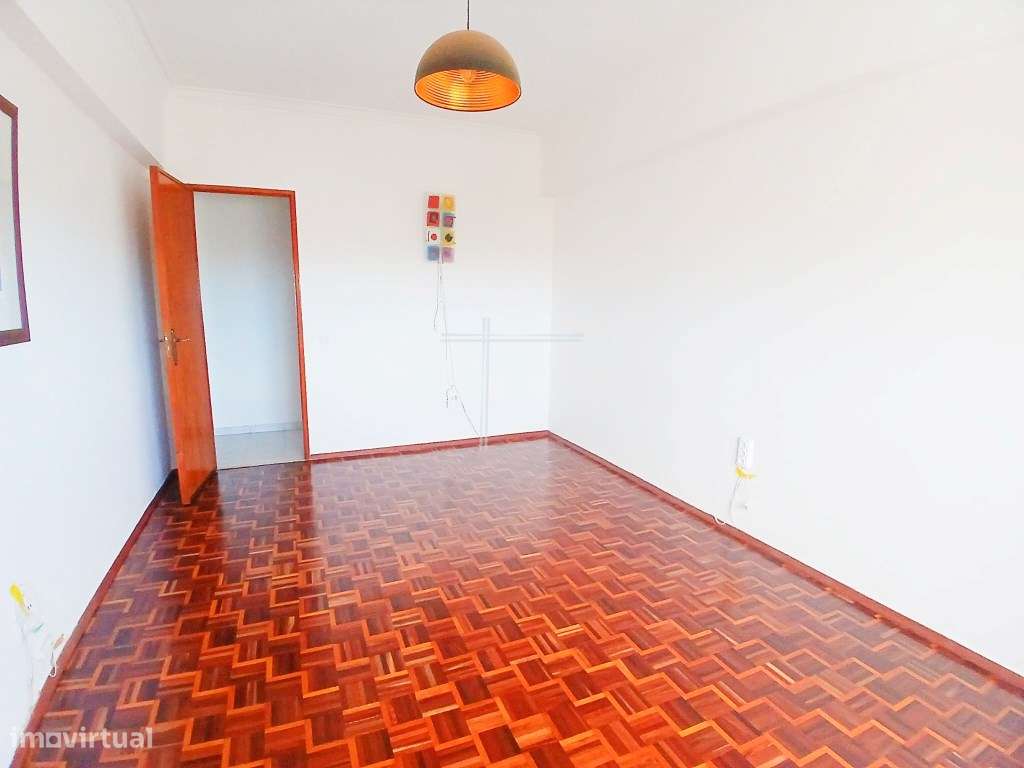 Apartamento T2 - Santo António de Caparica - Grande imagem: 4/12