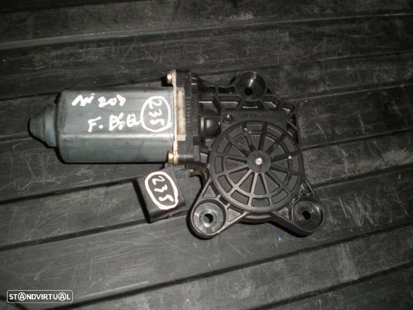 Motor Elevador Vidro A2208204642 MERCEDES W203 2001 FE - 1