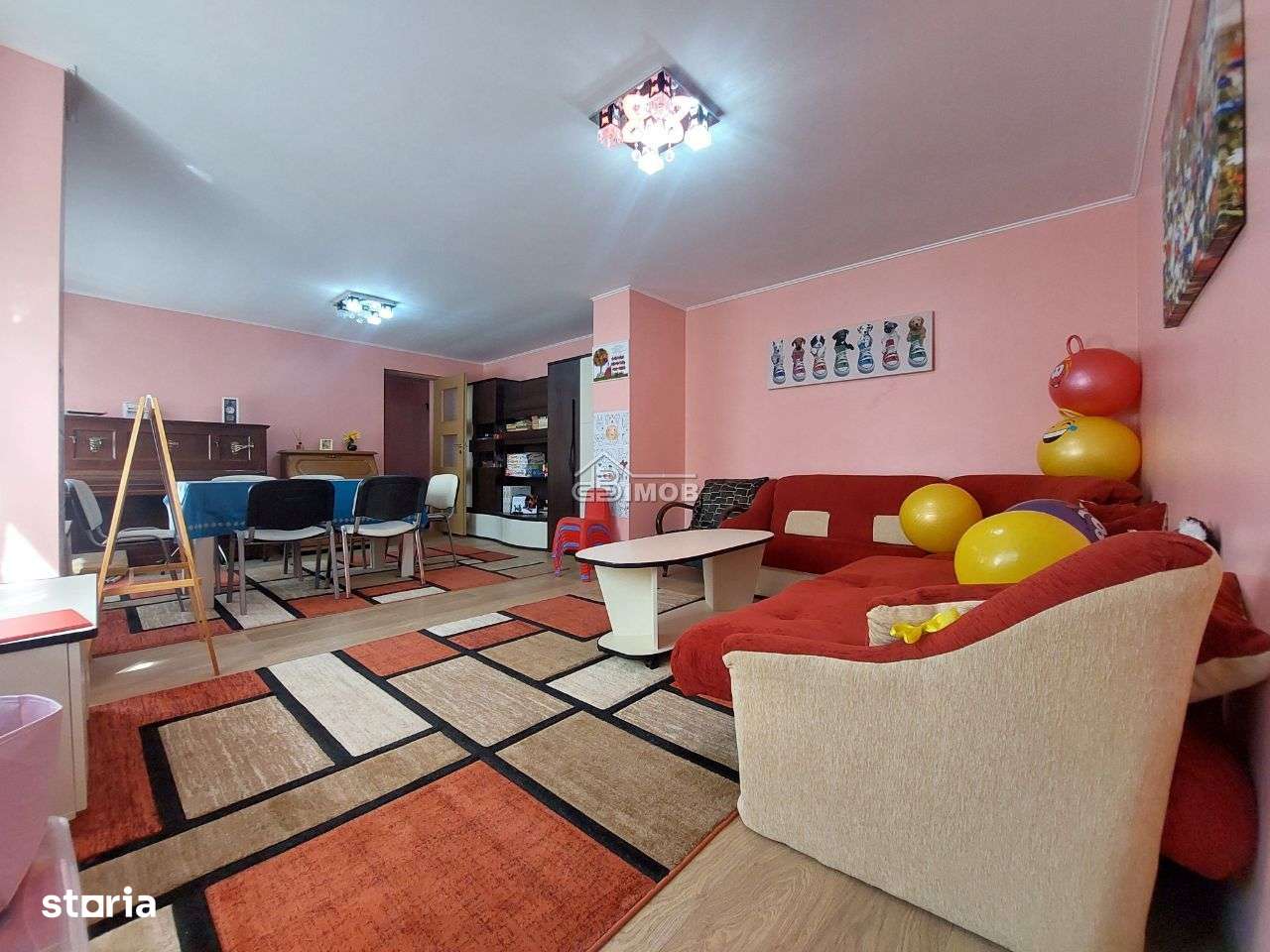 Pozitionata ideal, aproape de institutii de invatamant - Imagine principală: 3/15