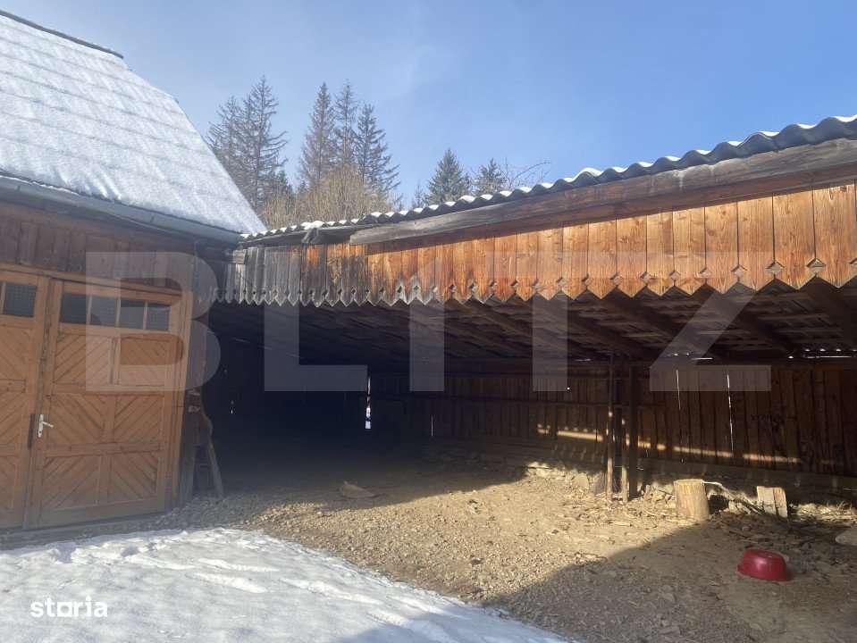 Vanzare 2 case traditionale, 3 camere + teren, 3450 mp, Campulung Mold - Imagine principală: 5/12