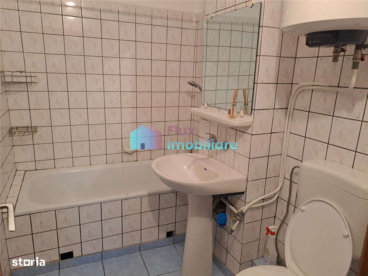 Apartament cu 3 camere etaj 2 Obcini zona Dany Gry - Imagine principală: 5/12