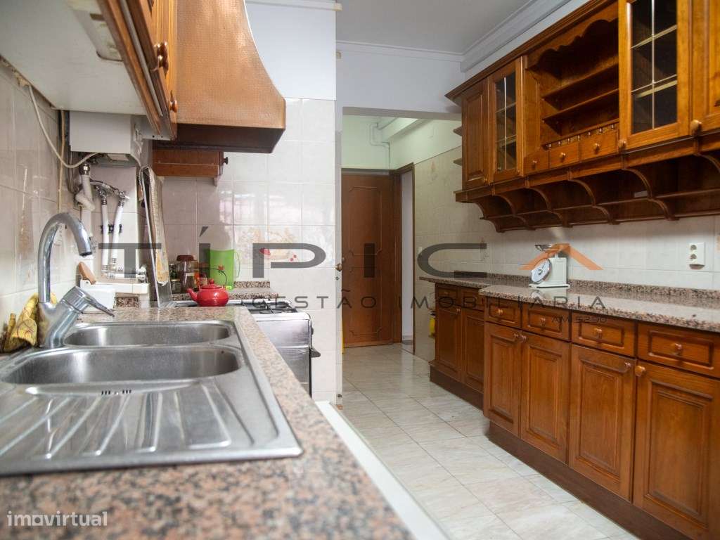 T2 em Benfica com Terraço Privado (15m²), Garagem e Elevador - Junt... - Grande imagem: 2/15