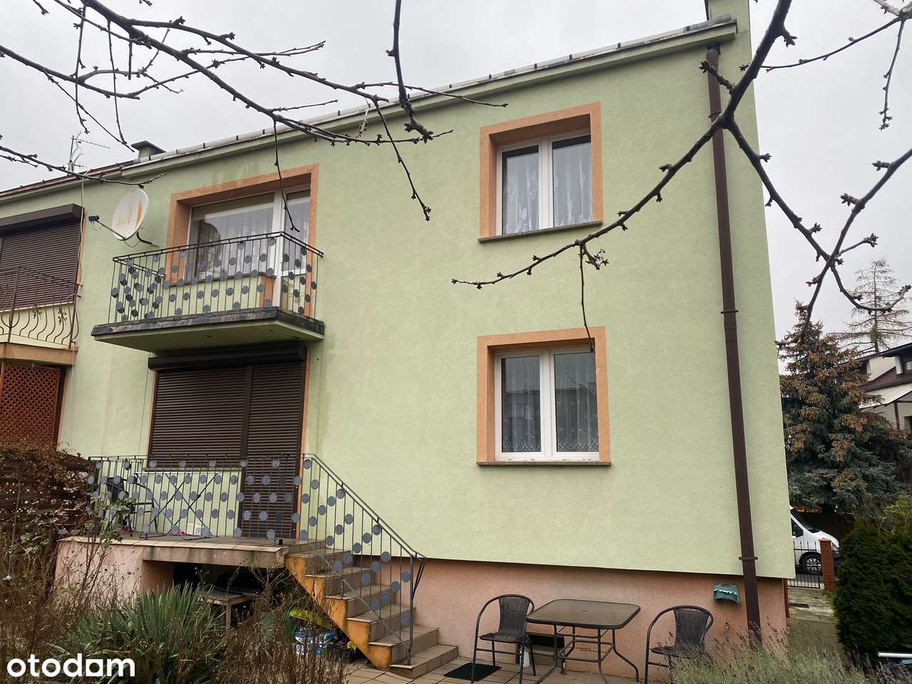 Dom z ogrodem w zabudowie bliźniaczej-15