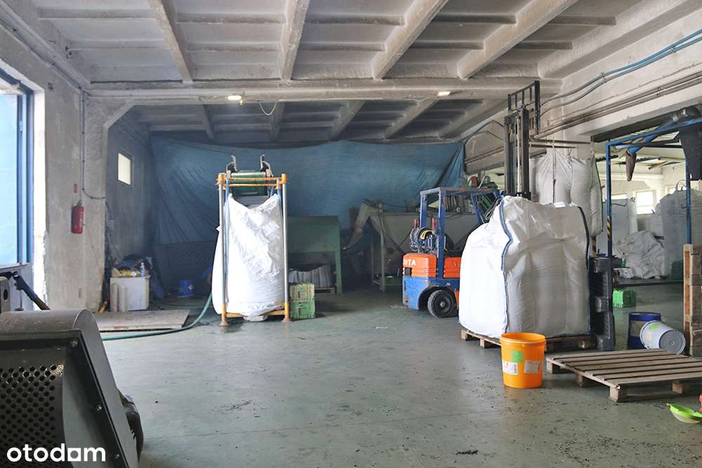 Hala 1220 m² z biurami i mediami – Chełmek-9