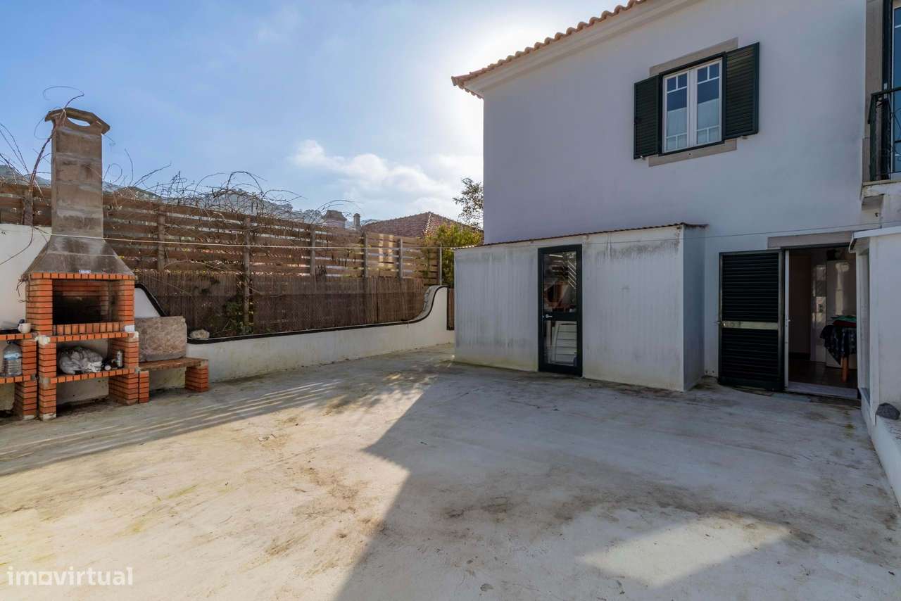 Apartamento T3+1 com Terraço e 3 Wcs em Galamares, Sintra-4