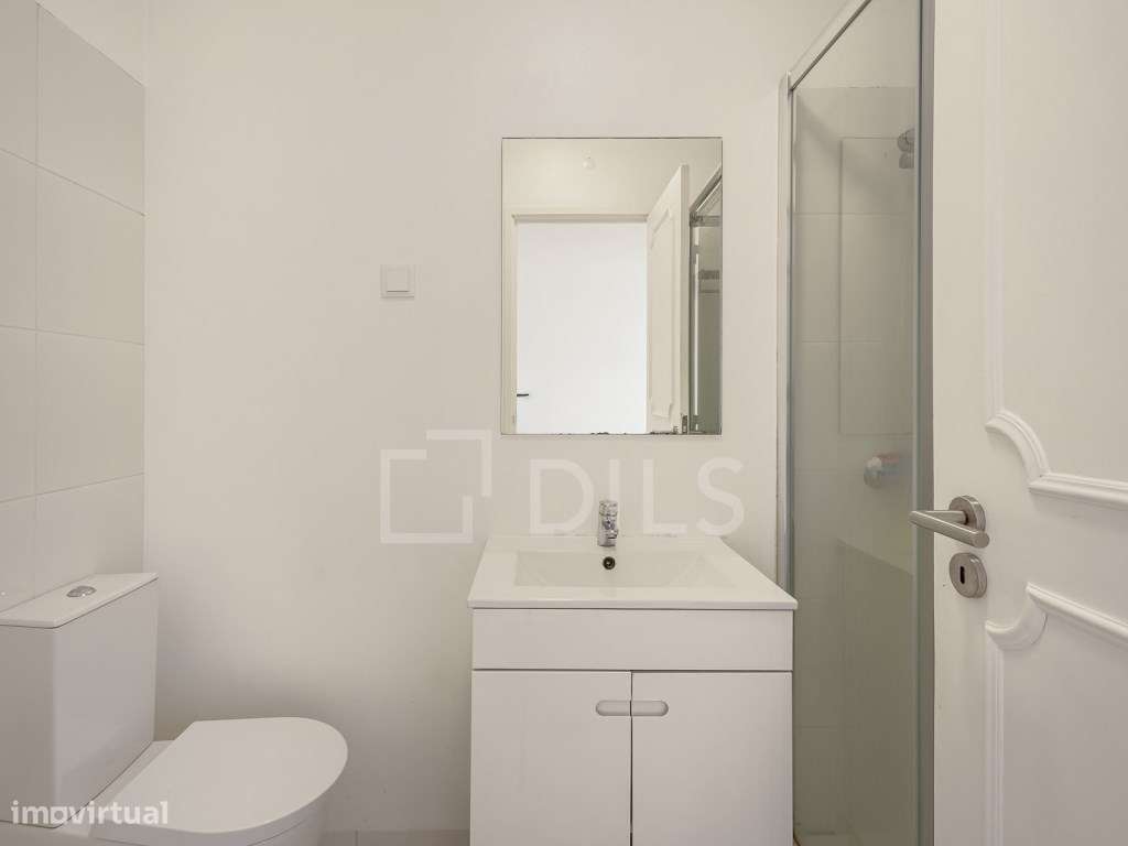 Apartamento T3 com garagem e vista rio, em Belém, Lisboa-16