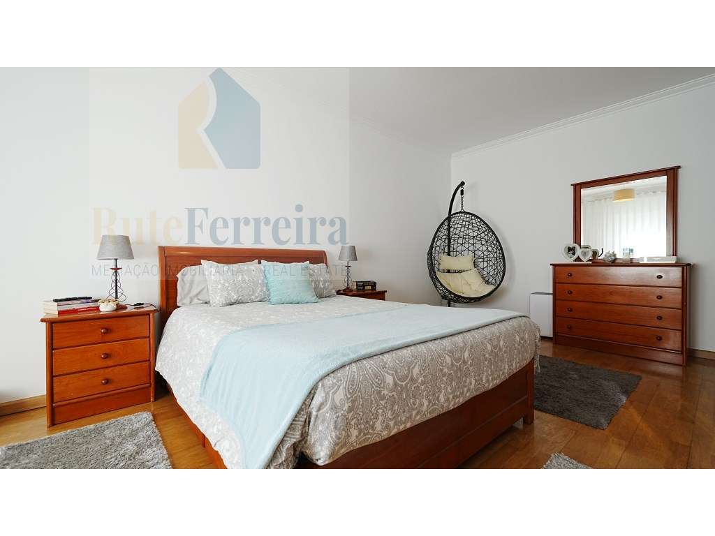 Já viu a área deste apartamento T3 com terraço- Mafra !!-21