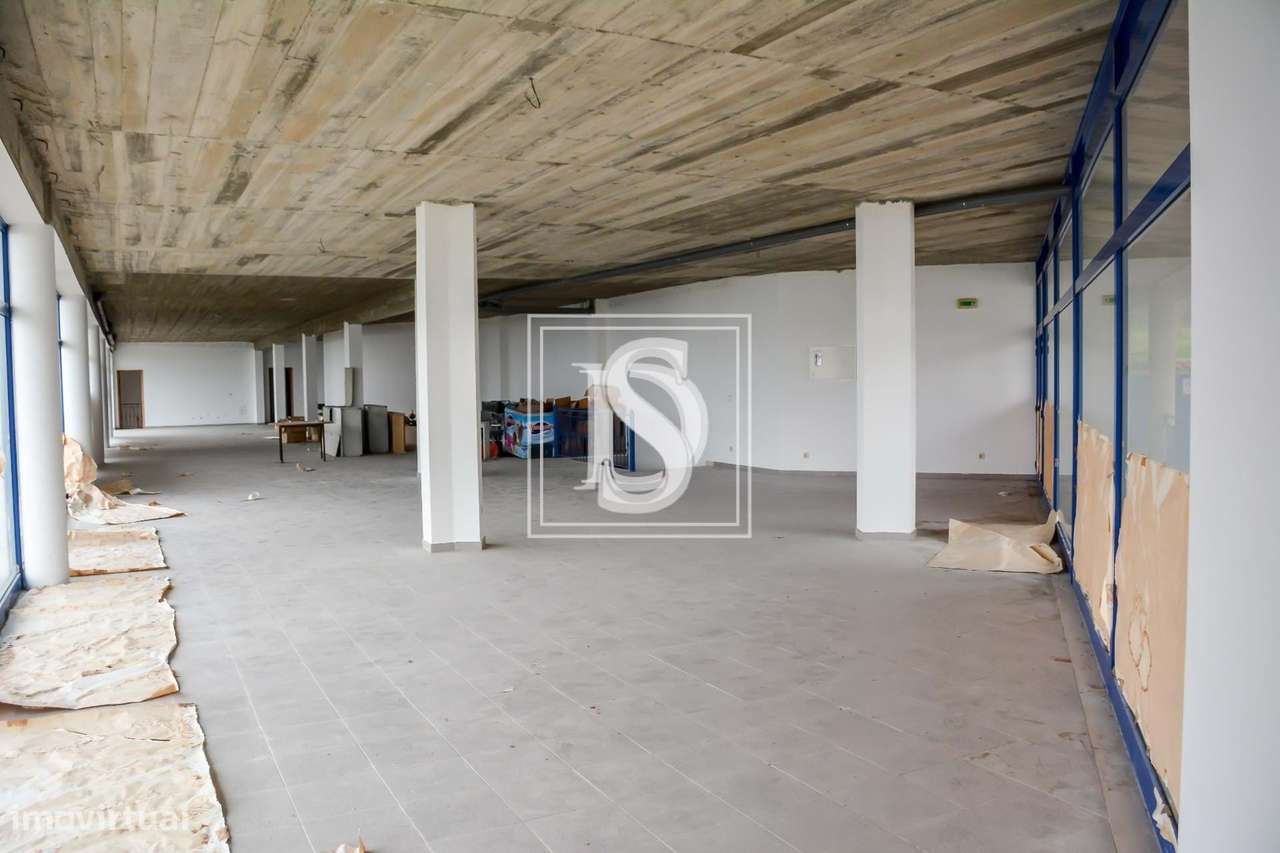 Armazém  em UDF de Tomar (São João Baptista) e Santa Maria dos Olivais - Grande imagem: 2/7