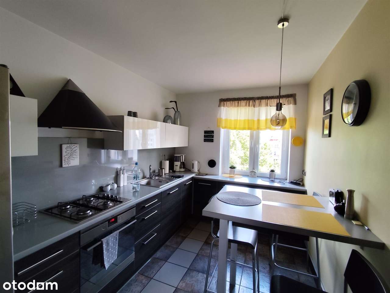 Ładne mieszkanie 3-pok. w cegle Nowe Miasto-13