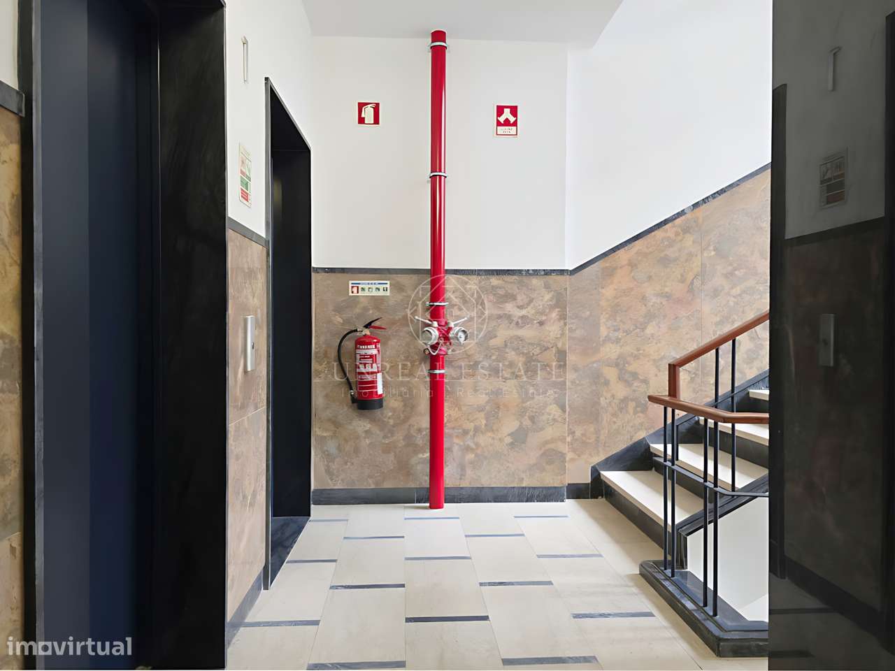 Apartamento T0 , novo, inserido em um edifício totalmente remodelado n-15