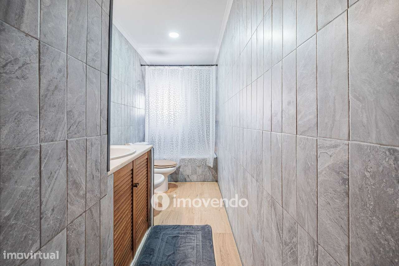 Apartamento T2 totalmente remodelado, em Marvila-25