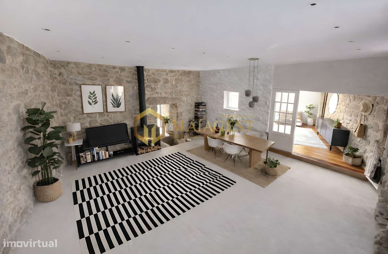 Casa de Pedra de Carácter Único com Conforto Contemporâneo - Grande imagem: 4/12