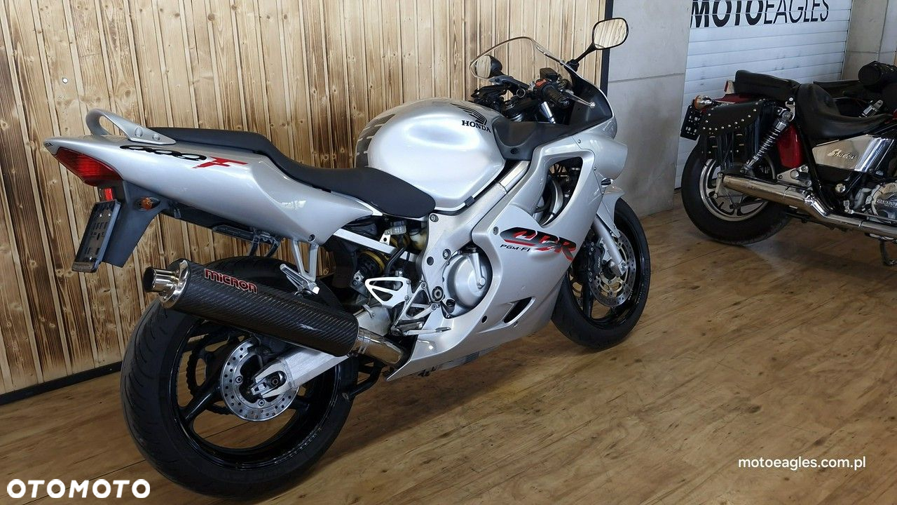 Honda CBR - 12