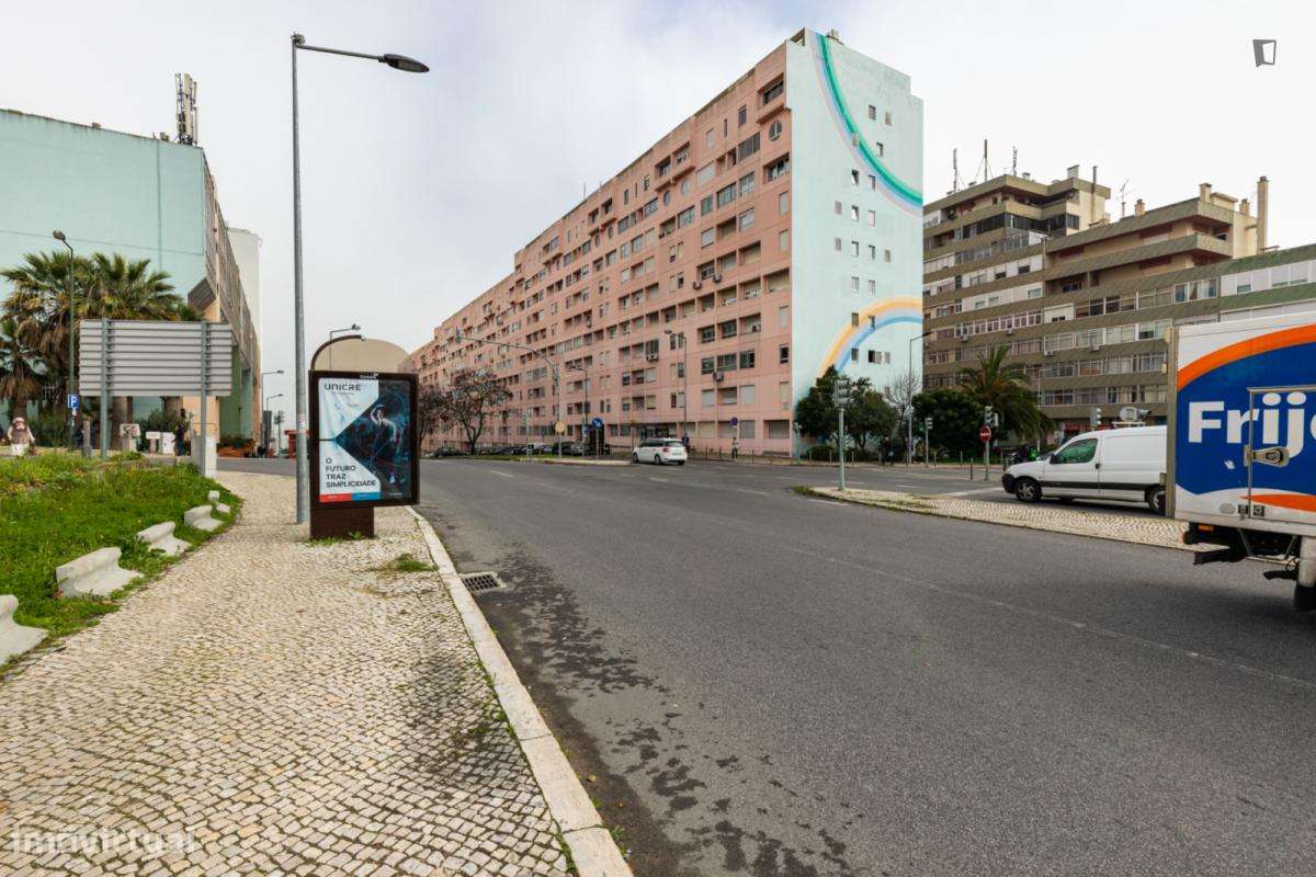 Quarto - localizado em Olaias Lisbon - Grande imagem: 5/9