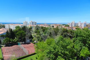 Penthouse T5 com vista mar em Carcavelos