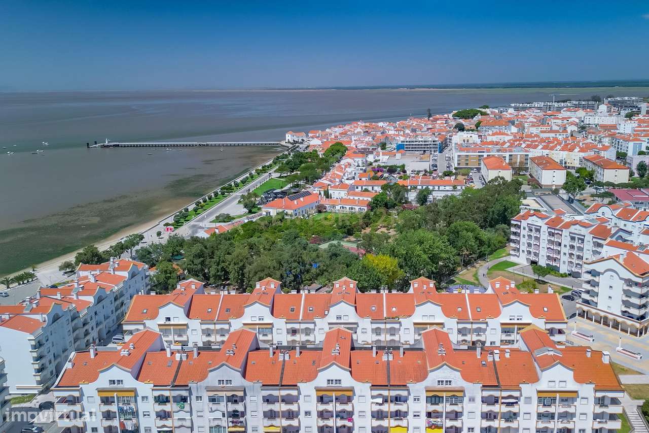 Apartamento T3 em Alcochete com garagem e arrecadação - Oportunidade Ú-34