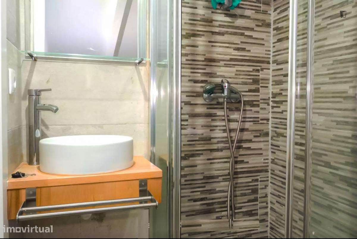 Quarto - localizado em Lisbon - Grande imagem: 5/9