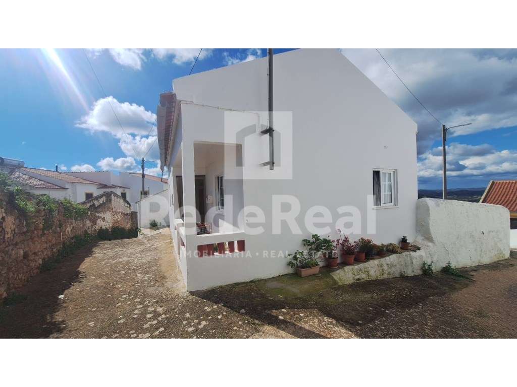 Moradia T2 tipica Algarvia com vista campo-24