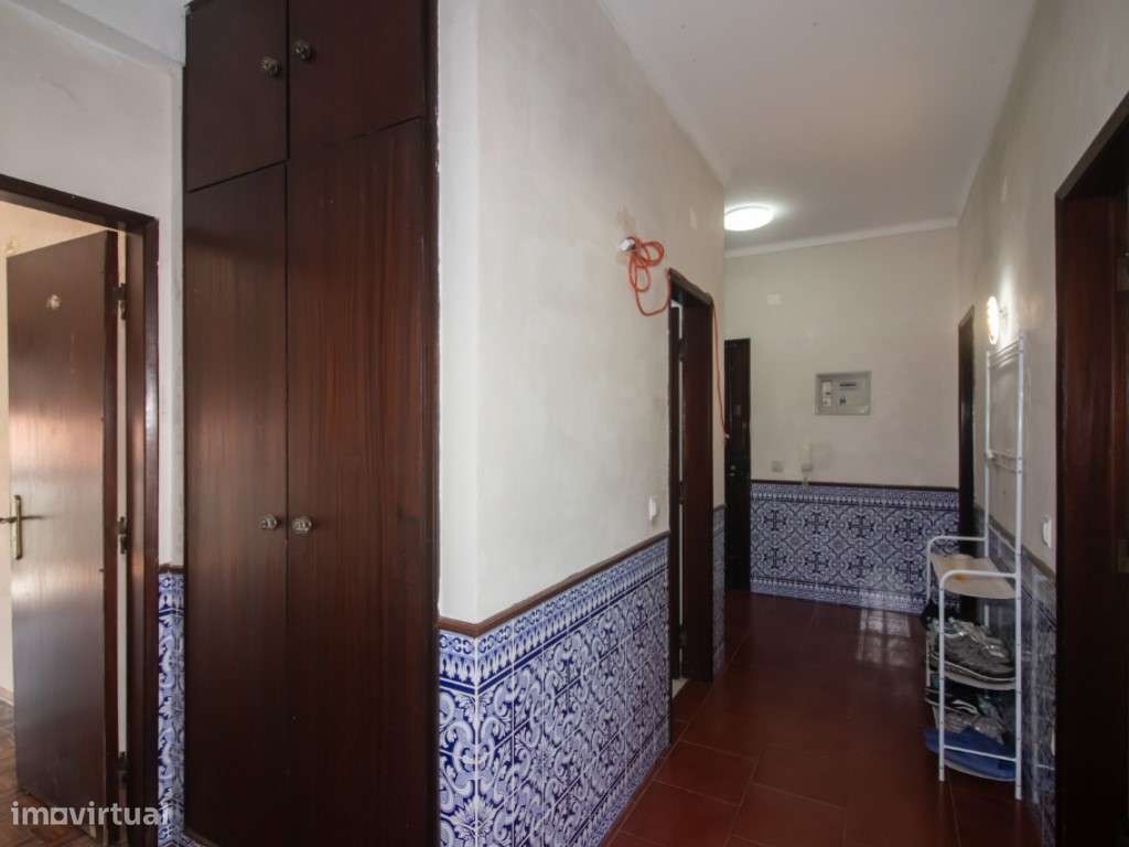 T3 para Remodelar no Centro de Samora Correia | Excelente Potencial-23