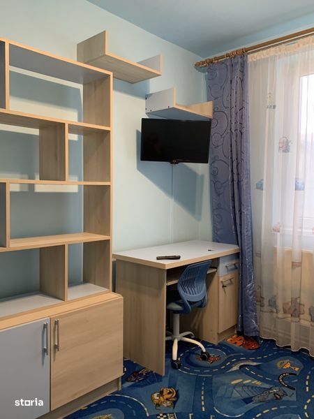 Proprietar inchiriez apartament 3 camere decomandate (str Rahovei)