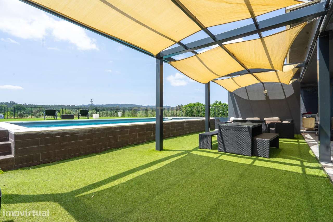 Moradia T4 com linhas modernas,varanda coberta,piscina,terraço grande, - Grande imagem: 5/60