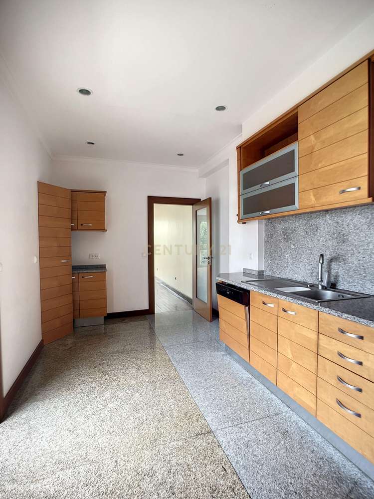 Apartamento T3 Duplex no Centro da Cidade – Para Arrendamento - Grande imagem: 5/22