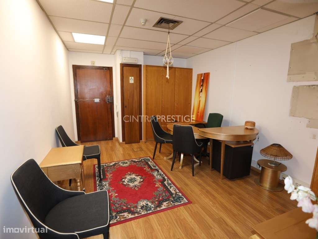 Lisboa. Escritório Mobilado para Arrendamento nas Olaias 165 m², 5 ... - Grande imagem: 2/20