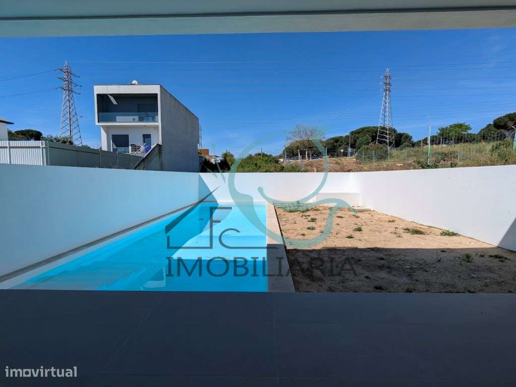 Moradia T3 com acabamentos de Luxo e Piscina - Quinta da Amizade-2