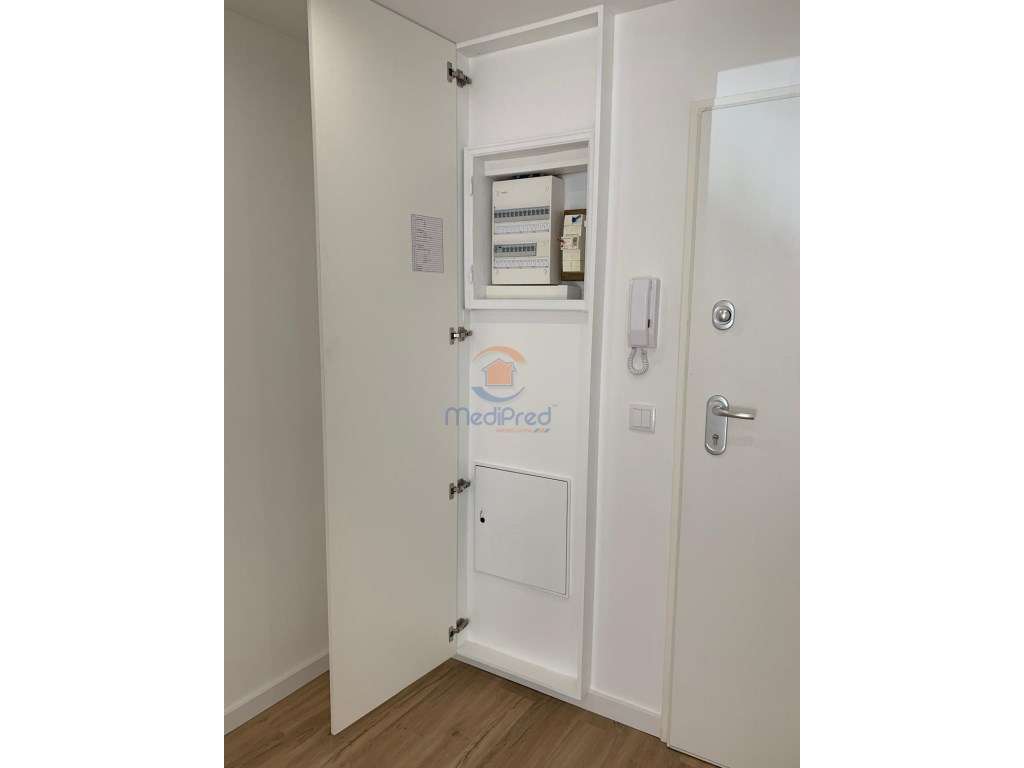 Apartamento T3 totalmente remodelado | Amadora-17