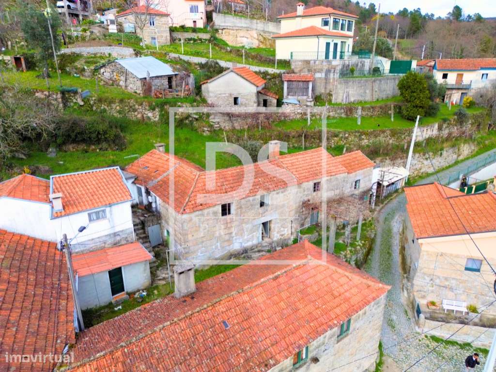 Moradia T3 para restauro em Ovil - Grande imagem: 3/16