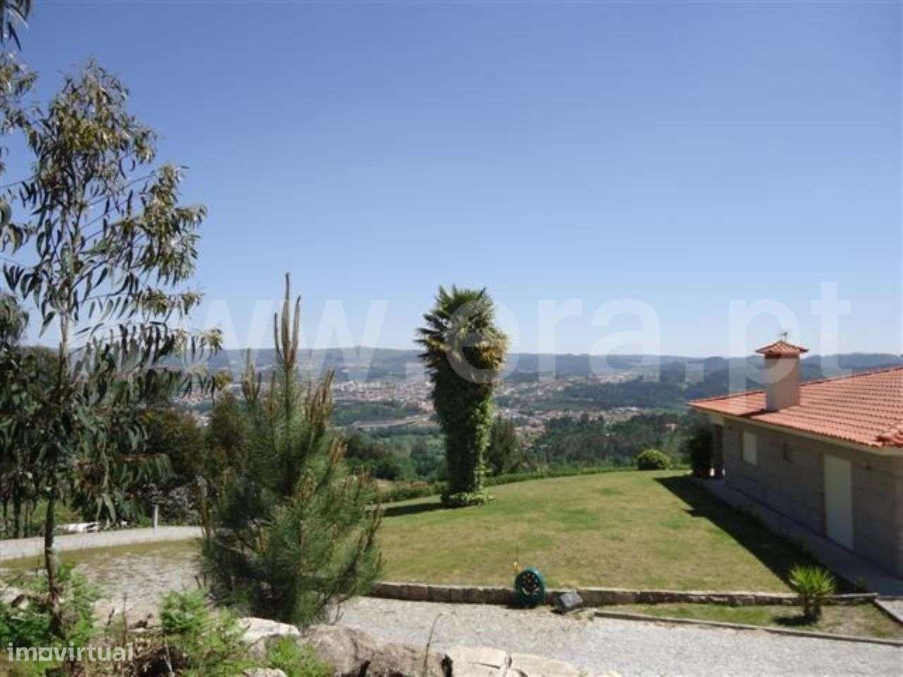 Terreno de 900 m2 em Golães - Grande imagem: 2/2