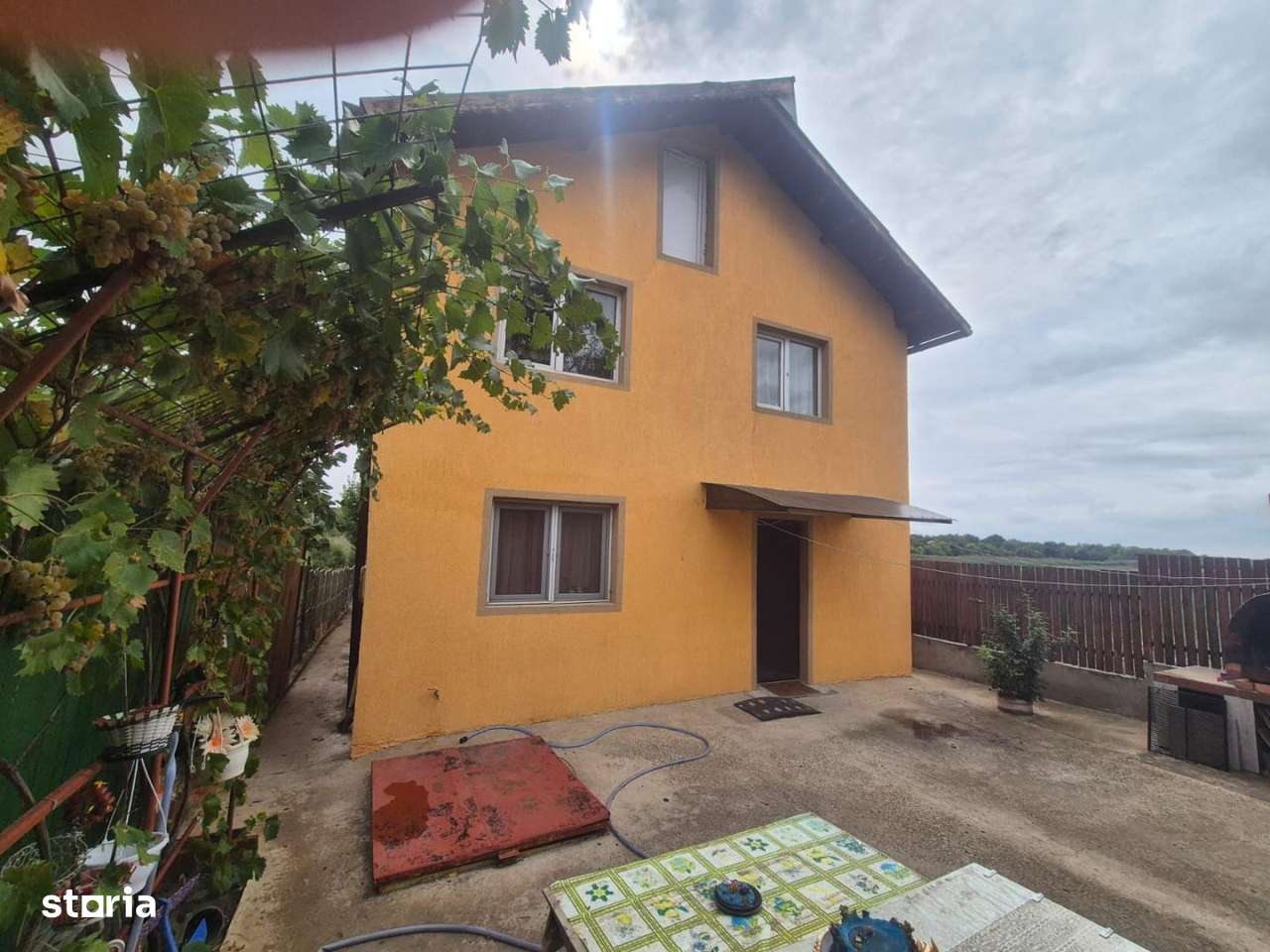 Casa 56 km de Bucuresti- comuna Ileana, loc. Razoarelor - Imagine principală: 1/15