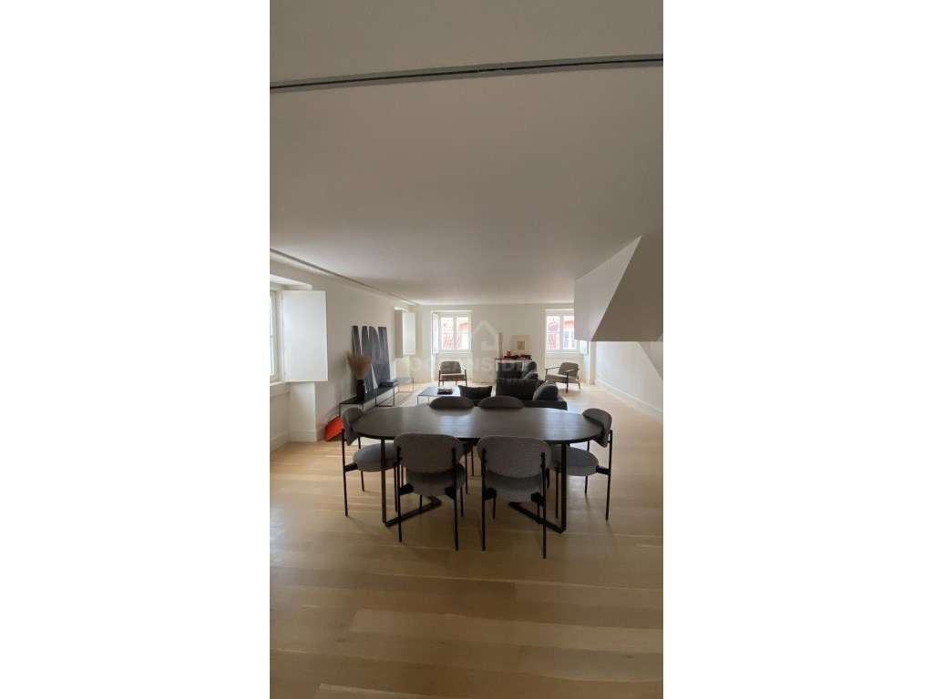 Apartamento T3 Duplex, no Palácio Ficalho - Grande imagem: 1/12