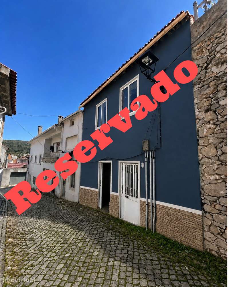 Moradia T3 Remodelada no Centro Histórico de Minde, Santarém 149.000€-0
