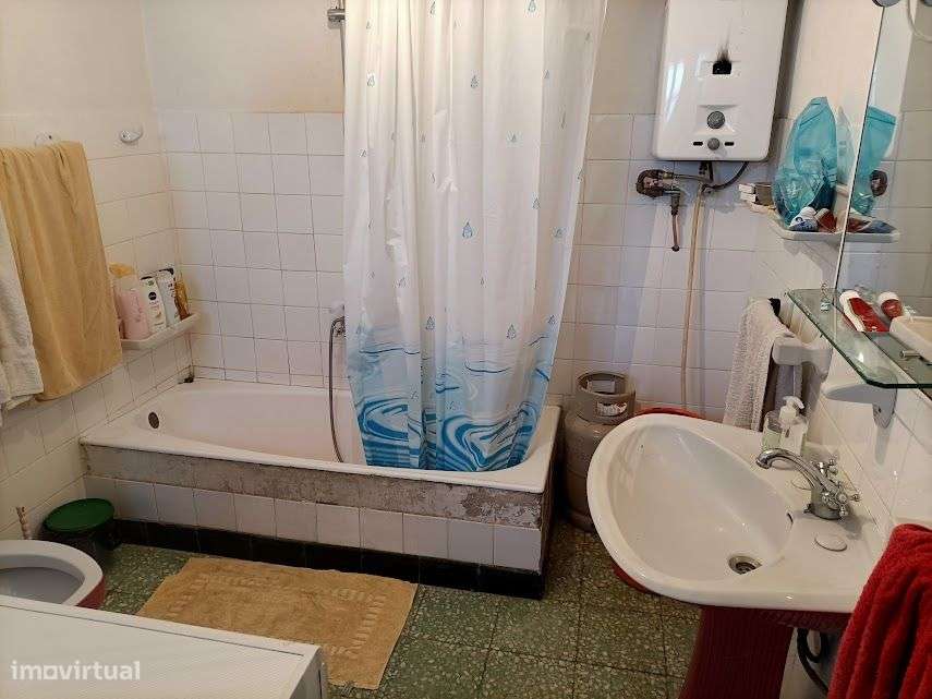 Quinta com 47.000 m2 junto ao Rio Calvo, em Valpaços, ideal p/ turismo-18