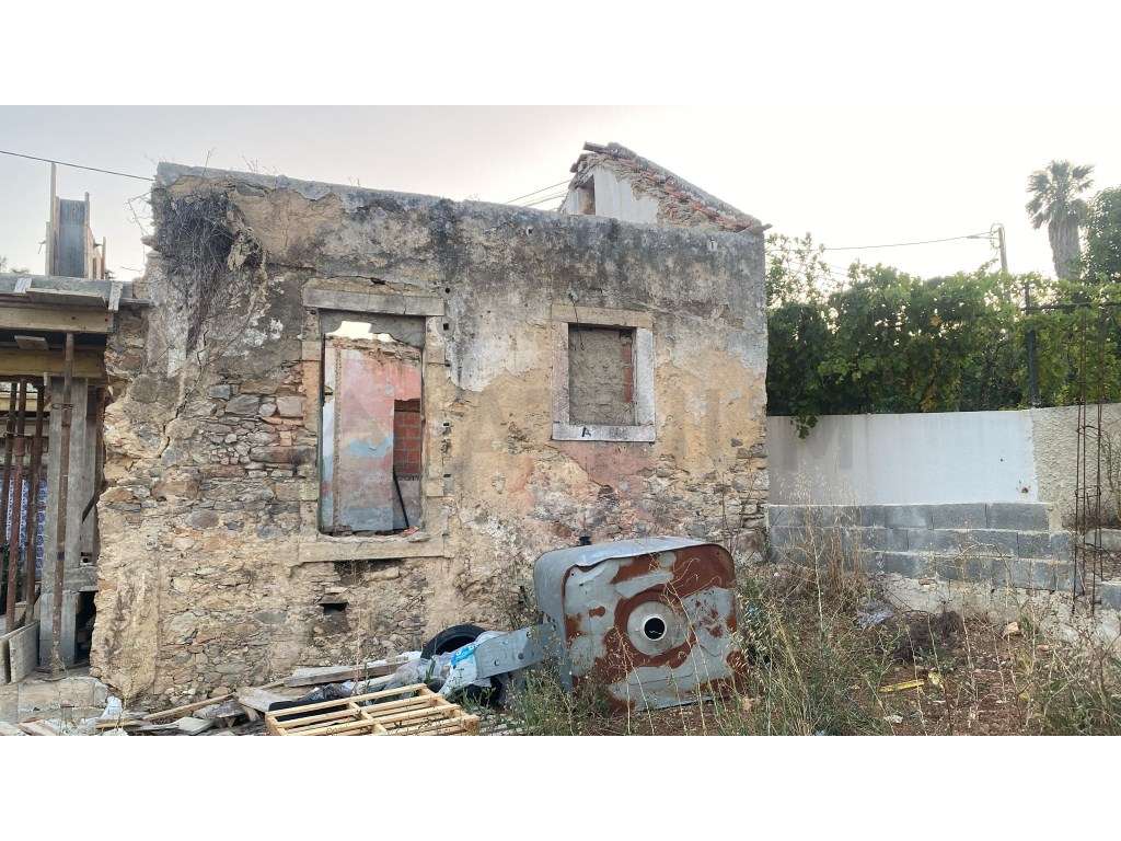 Moradia T2 Duplex com terreno, Belas-12