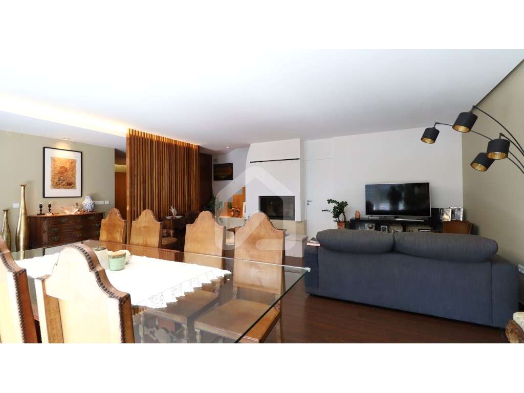 Penthouse T3 Duplex, com terraço no Centro da Cidade-3