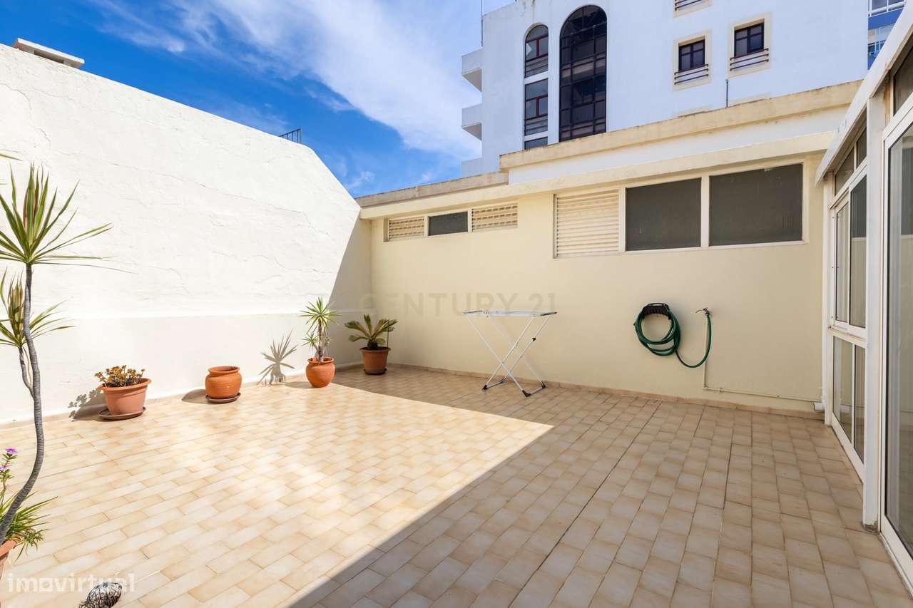 T3 com Terraço Privativo no Centro de Faro - Grande imagem: 2/21
