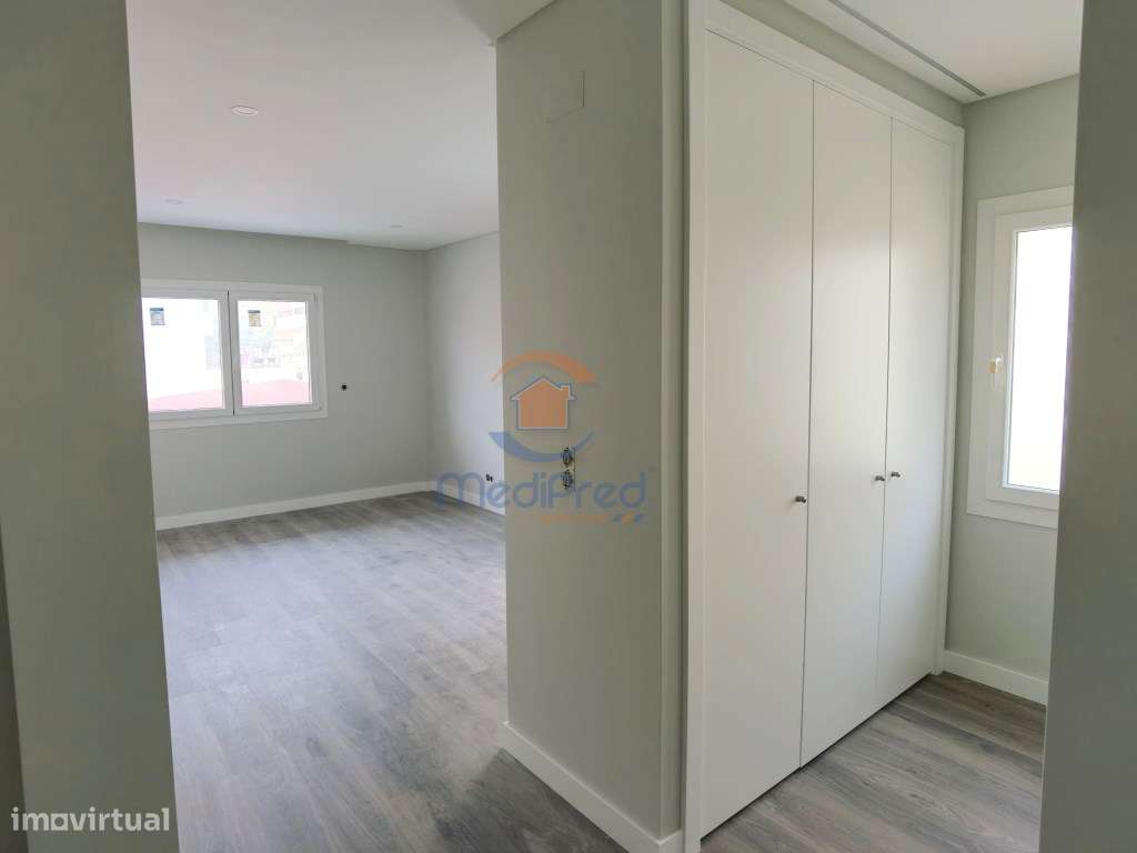 Moradia T4+1 com Piscina | Vale Pequeno, Pontinha - Grande imagem: 5/20