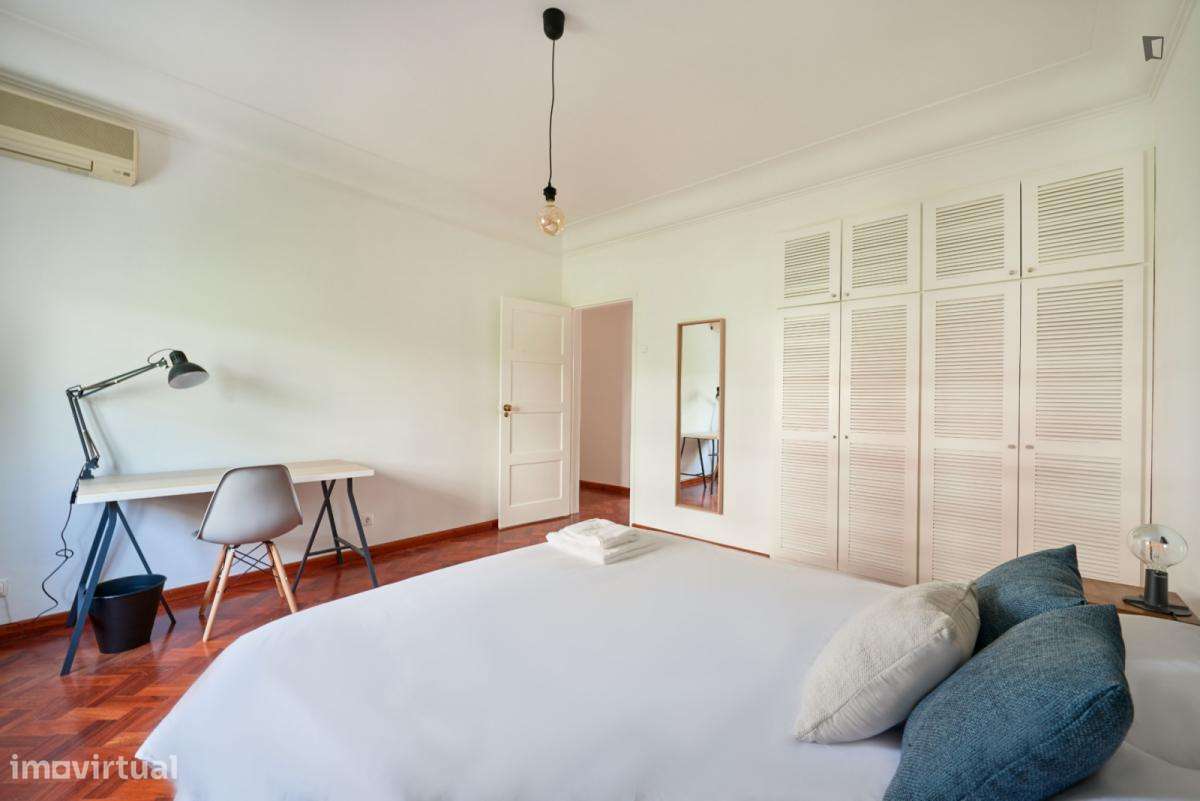 Quarto - localizado em São Sebastião Lisbon - Grande imagem: 4/6