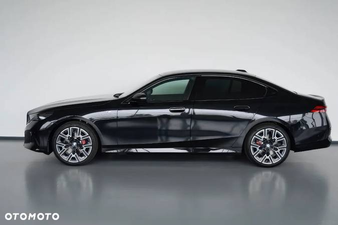 BMW Seria 5 520d xDrive mHEV M Sport sport - 2