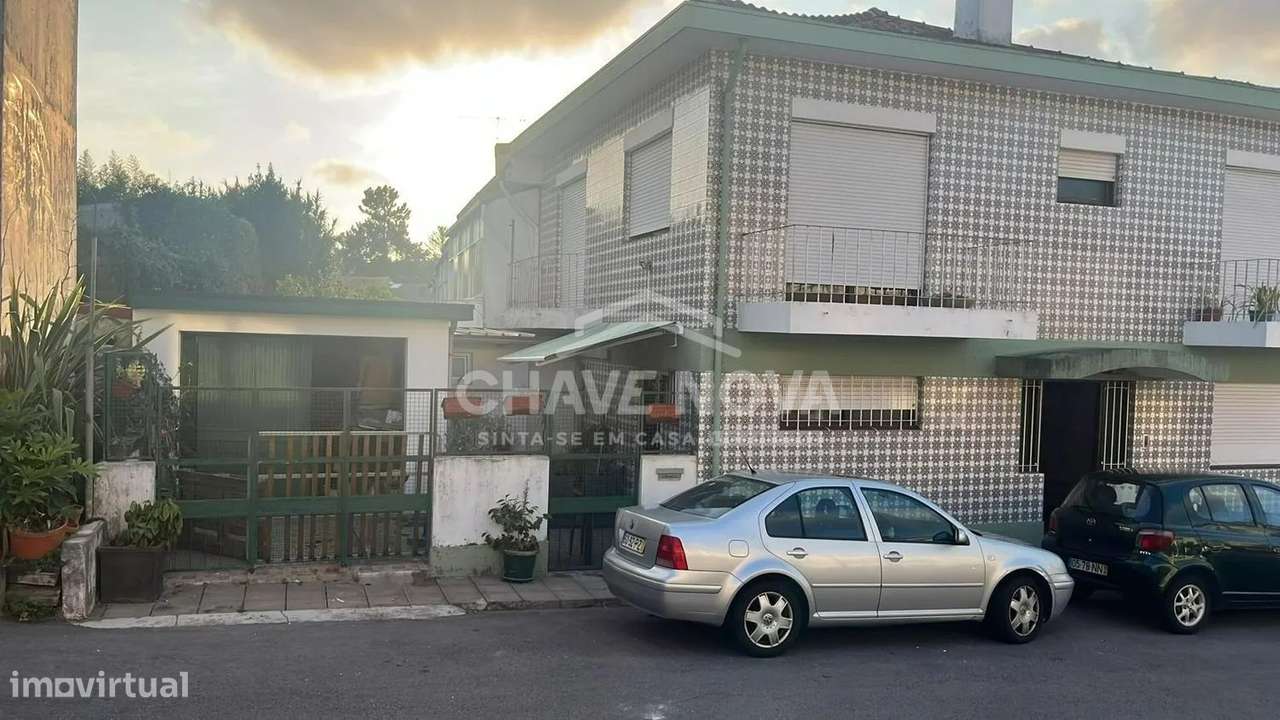 Moradia T5 Com Excelente Localizacao