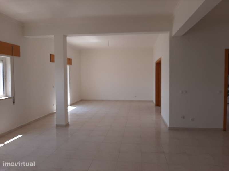 Apartamento em Azambuja, Azambuja - Grande imagem: 4/22