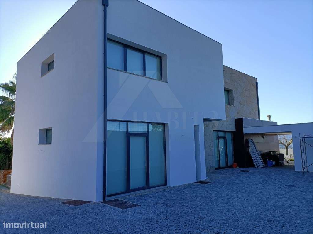 Moradia de luxo com piscina - Grande imagem: 4/19