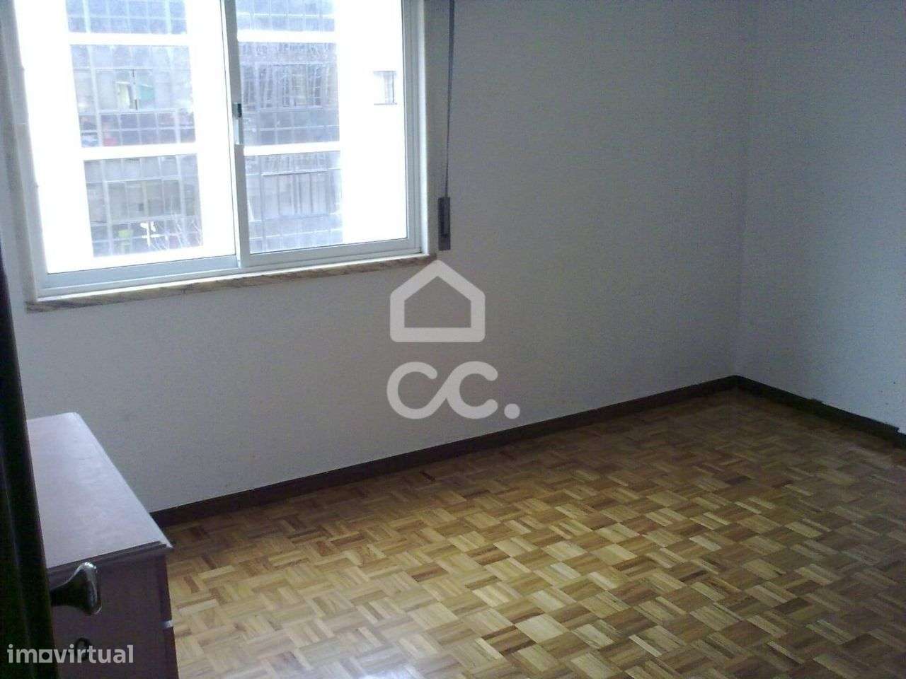 T2 com varanda, cozinha separada e alta eficiência energética - Grande imagem: 4/6